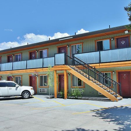 Moose Creek Inn Уест Йелоустоун Екстериор снимка