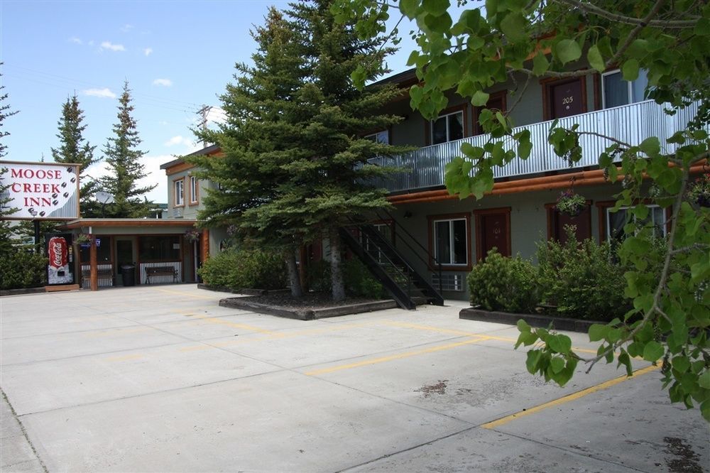 Moose Creek Inn Уест Йелоустоун Екстериор снимка
