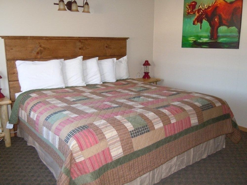 Moose Creek Inn Уест Йелоустоун Екстериор снимка
