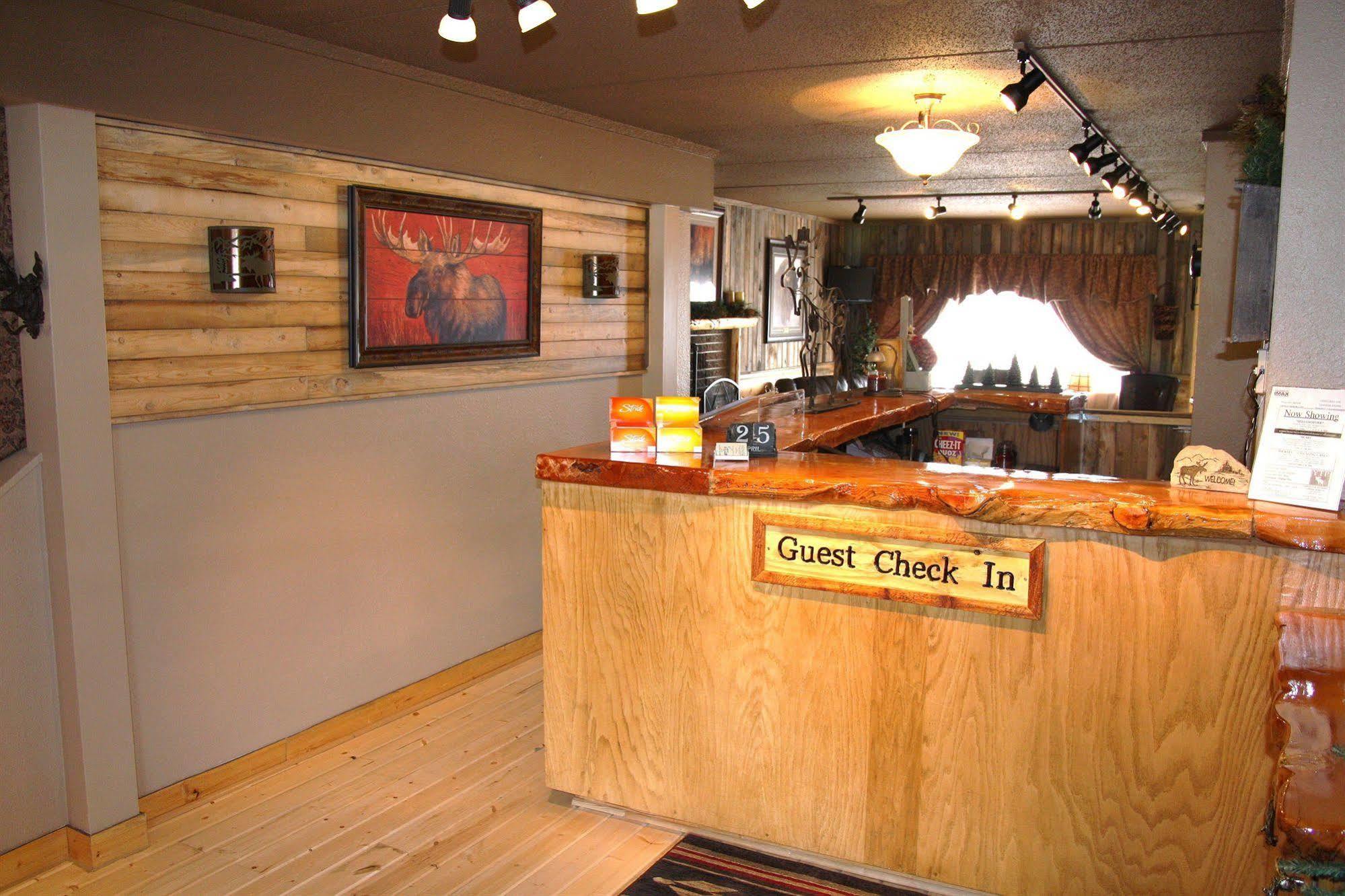 Moose Creek Inn Уест Йелоустоун Екстериор снимка