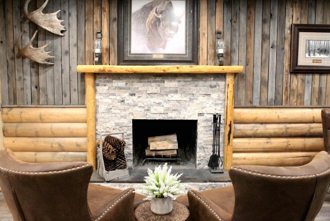 Moose Creek Inn Уест Йелоустоун Екстериор снимка